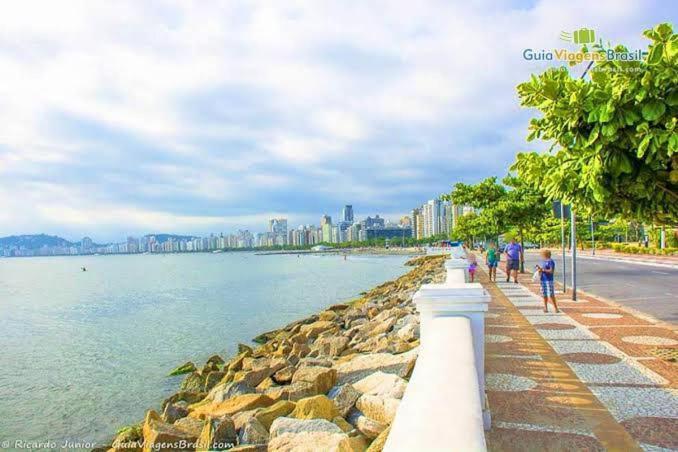 Kitnet Simples Na Ponta Da Praia ,Santos, A Uma Quadra Da Praia, Proximo Ao Aquario Buitenkant foto